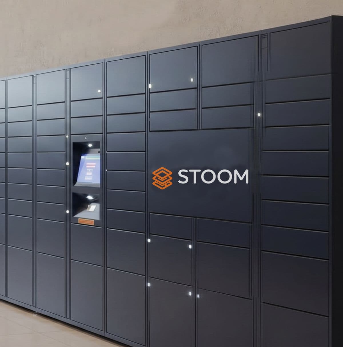 Smart Locker Stoom navy instalado no hall de um condomínio